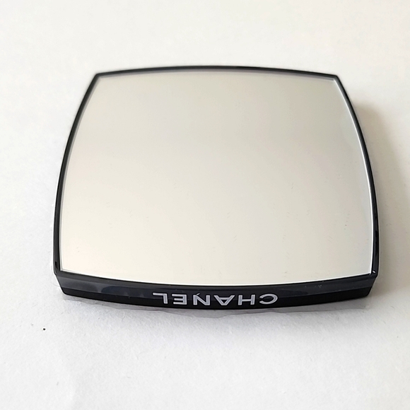 Chanel Compact Mirror - Picture 4 of 5